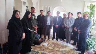 همزمان با فرارسیدن اولین سالگرد شهدای خدمت :
حضور مسئولین دانشگاه ملی مهارت استان زنجان و آموزشکده ابهر در منزل مادری شهید خدمت "بهروز قدیمی 
 3