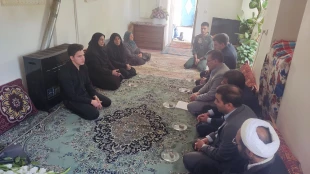همزمان با فرارسیدن اولین سالگرد شهدای خدمت :
حضور مسئولین دانشگاه ملی مهارت استان زنجان و آموزشکده ابهر در منزل مادری شهید خدمت "بهروز قدیمی 
 4