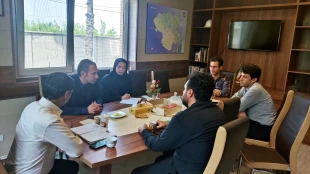 نشست مشترک رئیس و مسئولین آموزشکده پسران ابهر با رئیس اداره برق شهرستان ابهردرخصوص اجرای سیستم مزرعه برق خورشیدی برای تولید انرژی درآموزشکده 
 2
